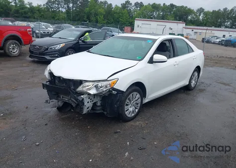2013 Toyota Camry Le z USA, uszkodzony, nr VIN 4T4BF1FK4DR314790